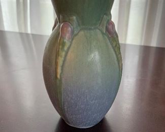 Rare Roseville pottery vase 656-6 