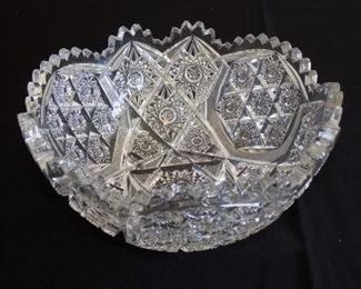 Elegant Large Vintage Cut Crystal Serving Bowl w/Prism Effect - Beautiful bowl with start patterns and sharp scalloped edges.  Glass is thick and bowl is quite heavy.  9" round x 4" tall.  No chips or cracks noted.  $75