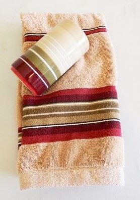 Matching Bathroom Hand Towel and Tumbler - Good condition.   $5