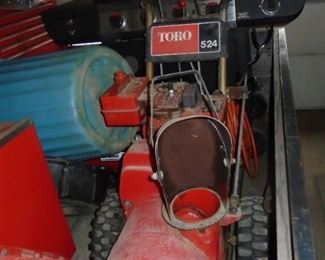 TORO SNOWBLOWER