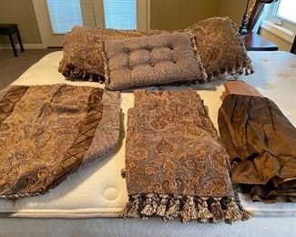 Queen comforter set with valances