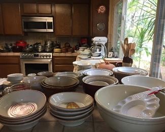 Packed kitchen - Cuisinart, Kitchen Aid, Staub, Le Creuset , William Sonoma and more. 