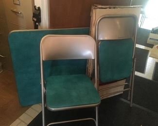 Samsonite card table and 4 chairs - new in box!