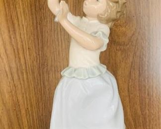 Lladro Nao - Girl w/ Bird