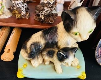 Vintage Cat / Kitten Statue