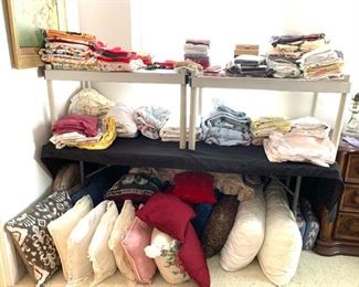 Linens / Pillows
