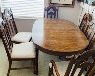 Dining Room Set w/ 6 Chairs & table leaf