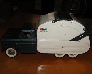 Strutco garbage truck