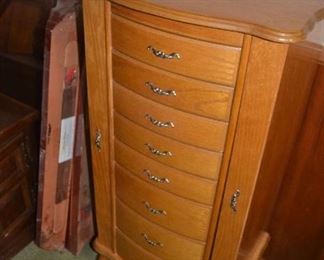 JEWELRY CHEST