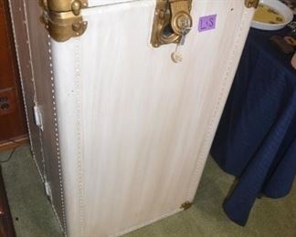 STEAMER TRUNK