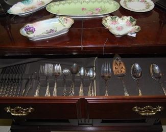 FLATWARE, COLLECTIBLE DISHES