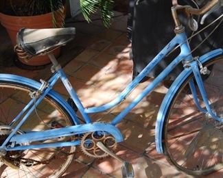 VINTAGE SCHWINN BICYCLE