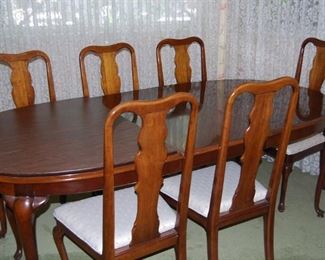 THOMASVILLE TABLE WITH 6 CHAIRS, 2 LEAVES, AN PADS - HAS COORDINATING HIGH BOY CHINA CABINET
