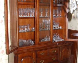THOMASVILLE CHINA CABINET