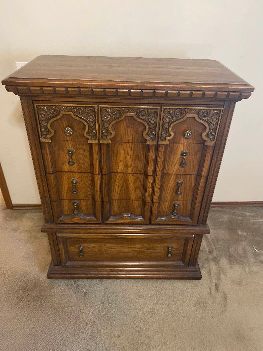 001 Stylish Wooden Dresser