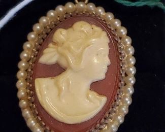 cameo pendant