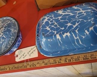 antique swirl graniteware, several different colors in this auction, some rare pieces