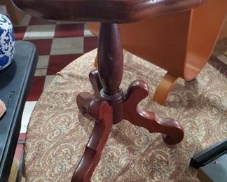 Carl Forglund Quaint American Furniture pie crust mahogany table. 