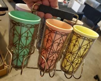 old mid century modern MCM drinking glasses w carrier. pastel colors. 1960s