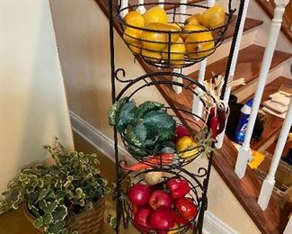 Metal 3-tier fruit and veggie stand