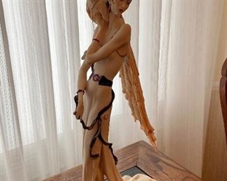 Lady with Peacock - Giuseppe Armani. Capodimonte Style. Signed, with certificate