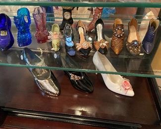 Assorted decorative shoes 