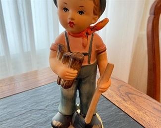 Royal Crown 10" Ceramic figurine  - Chores