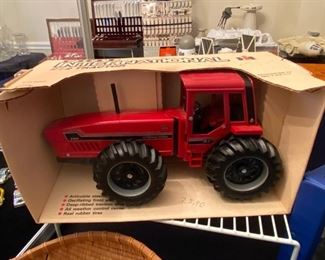 Ertl International Tractors