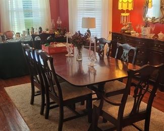 Dining room Table & Chairs
