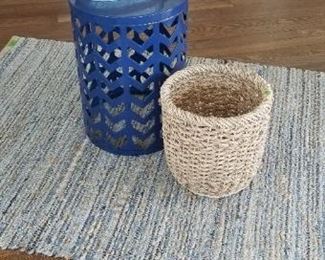 Area rugs, accent tables & decorative items