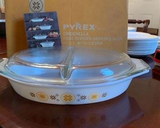 Pyrex  Cinderella Vintage 1967. 1 1/2 quart divided serving dish