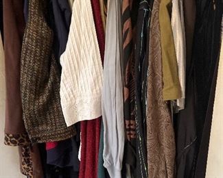 Ladies CLothing Larger Sizes 2x plus Coldwater creek & So many other designers. $1.00 an article no matter how nice