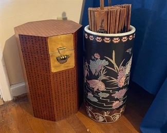 Chinoiserie umbrella stand