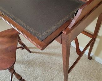 Beautiful antique writing desk 29" W x 17" D x 32 1/2 H