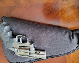 Rossi 38 Special #VG23112 and case/bag