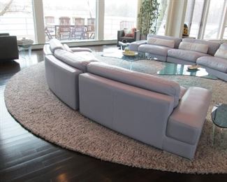 18" diameter STEPEVI wool blend area rug