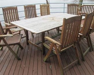 SET 8 chairs, table, umbrella & cushions