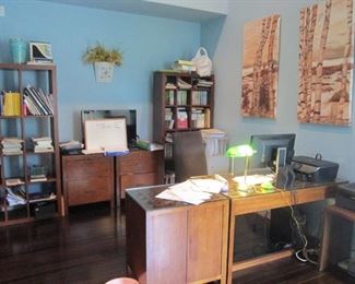 CRATE & BARREL office