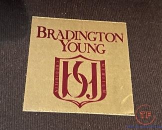 BRADINGTON YOUNG Leather Furniture