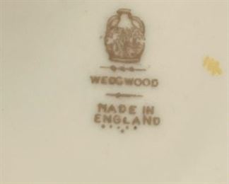 WEDGWOOD Ruby Tonquin China Set