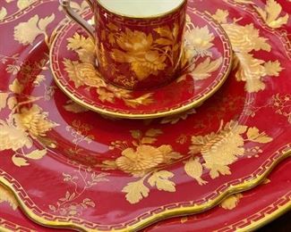 WEDGWOOD Ruby Tonquin China Set