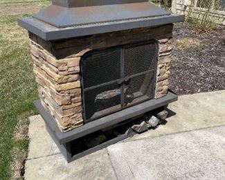 Free Standing Stone Outdoor Fireplace