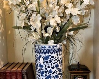 Large vase/ umbrella holder