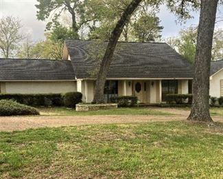 The front drive with be used only for loading furniture.