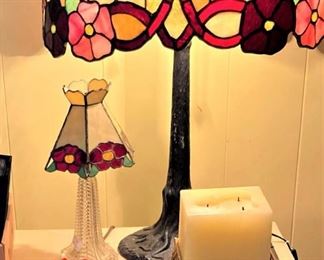 Tiffany style table lamp