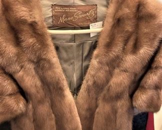 Mano  Swartz  mink  stole