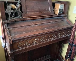 Antique Victorian Organ by Chicago Cottage Organ Company, suttons bay st. michaels church organ