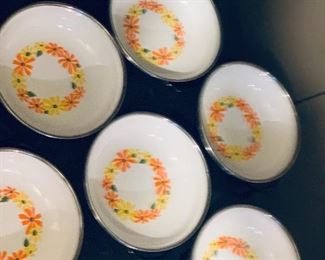 Ekco Country Garden Porcelain Clad Cookware bowls from Italy