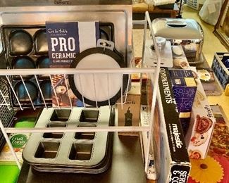 Many new items in the cookware / bakeware area