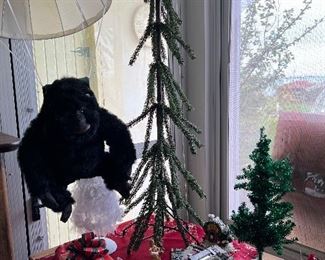 Many Christmas items